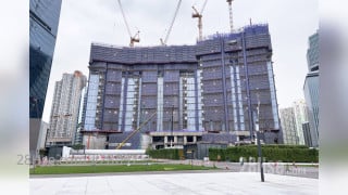 天玺天 大厦: Cullinan Sky 天玺•天位于启德协调道10号，分2期发展，合共提供约1,490伙，第1期由3座组成，提供共906个单位，单位涵盖开放式至四房间隔